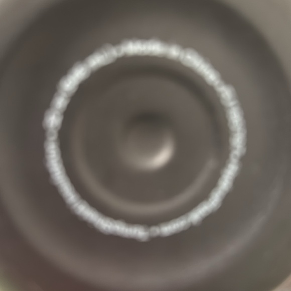 Hydro Flask Black Water Bottle 32 oz - Picture 6 of 7